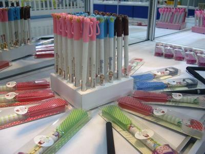 最新圓珠筆批發(fā)與代加工服務(wù)全解析 文具零售商的利潤(rùn)增長(zhǎng)點(diǎn)